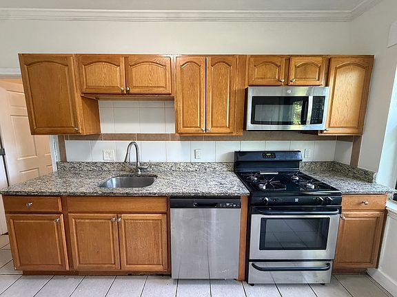 2nd image of 435 Walnut Ave APT 9