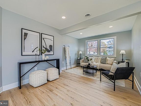 5th image of 2122 Lodge Forest Dr