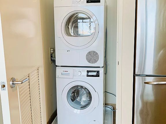 4th image of 229 W 60th St APT 11M
