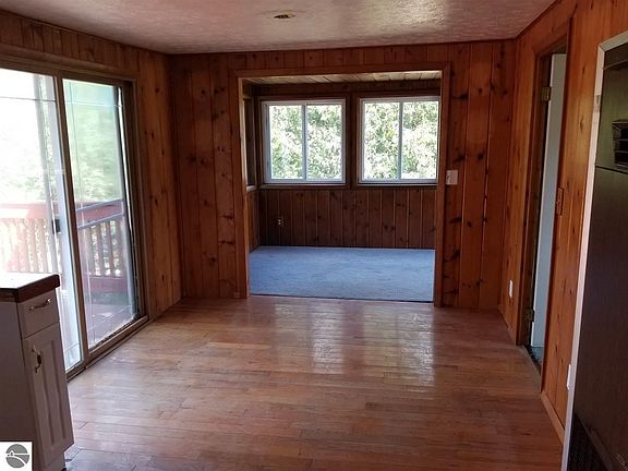 3rd image of 5675 N Athey Ave