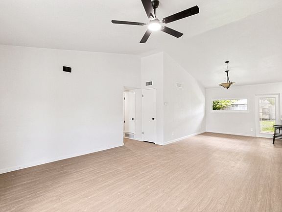 5th image of 5033 Overcrest Dr