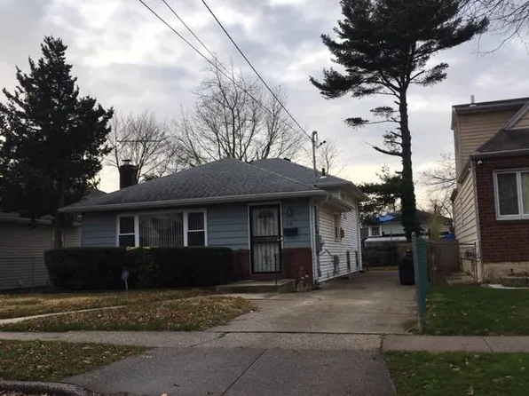 58 Dorlon St, Hempstead, NY 11550