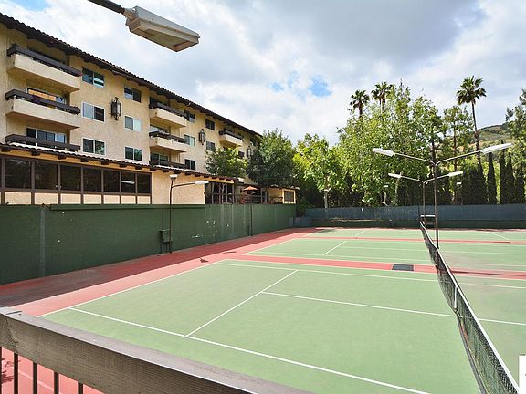 4th image of 2700 Cahuenga Blvd E APT 4214