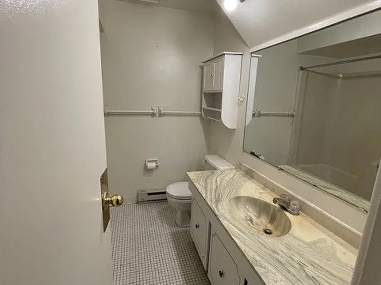 University Park Apartments near Cornell University — Photo 399