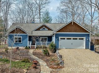 25 Woodbend Ln, Black Mountain, NC 28711