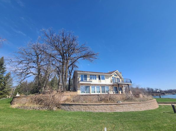 281 Shores Rd, Bottineau, ND 58318