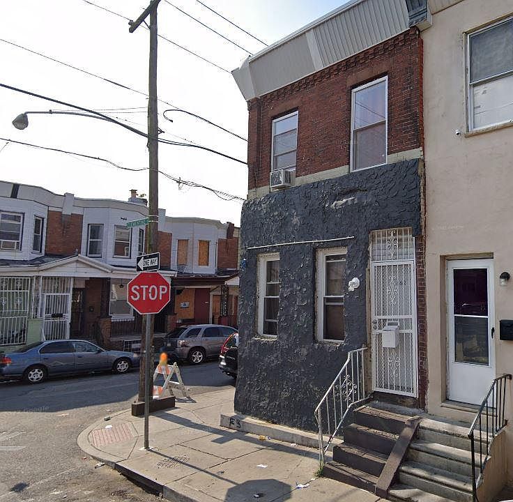 1st image of 668 E Clementine St