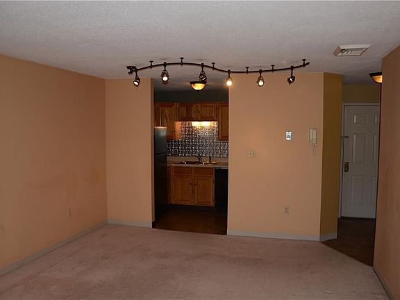 5th image of 1800 Douglas Ave APT 107