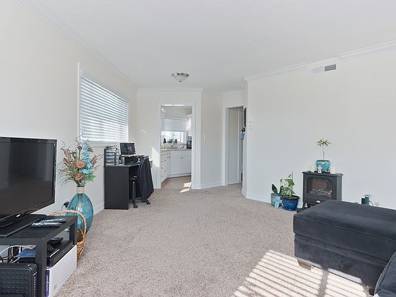 2nd image of 856 Olive Ave
