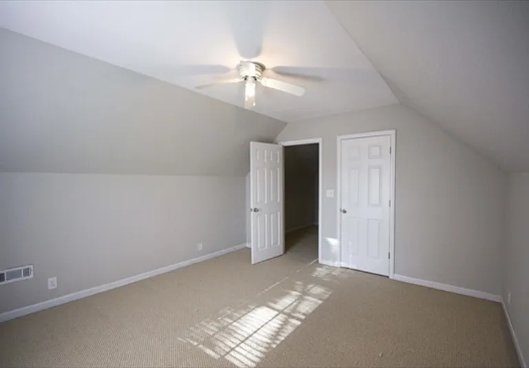 385 Louise Ln — Photo 12