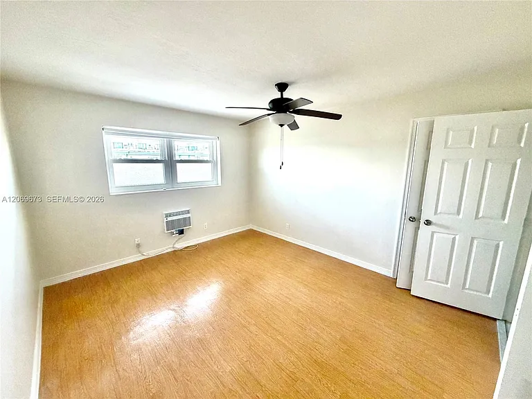 3922 NE 166th St #S306 — Photo 9