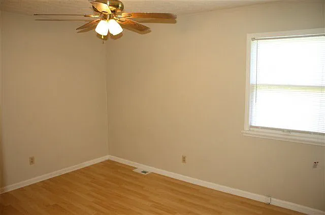 24 Kennedy Ave — Photo 5