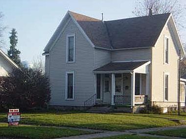 1st image of 902 N Willow St