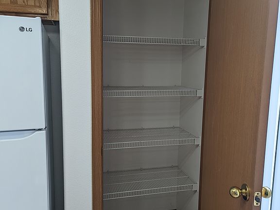 202 N Bay St Unit B - Pantry_07062022