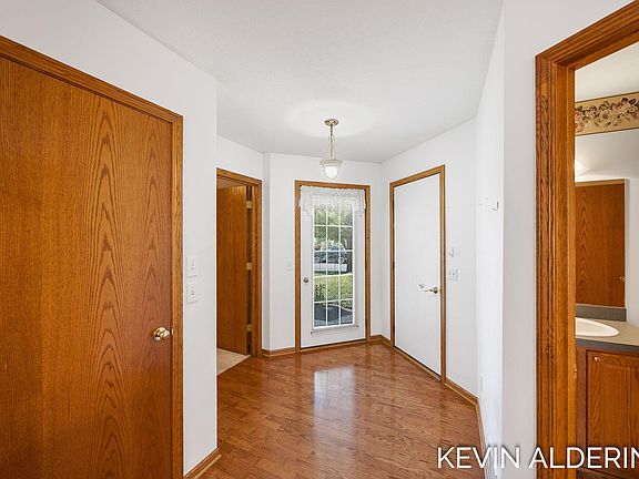 5th image of 8872 N Peninsula Ct