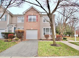 8 Cambridge Ct, East Brunswick, NJ 08816