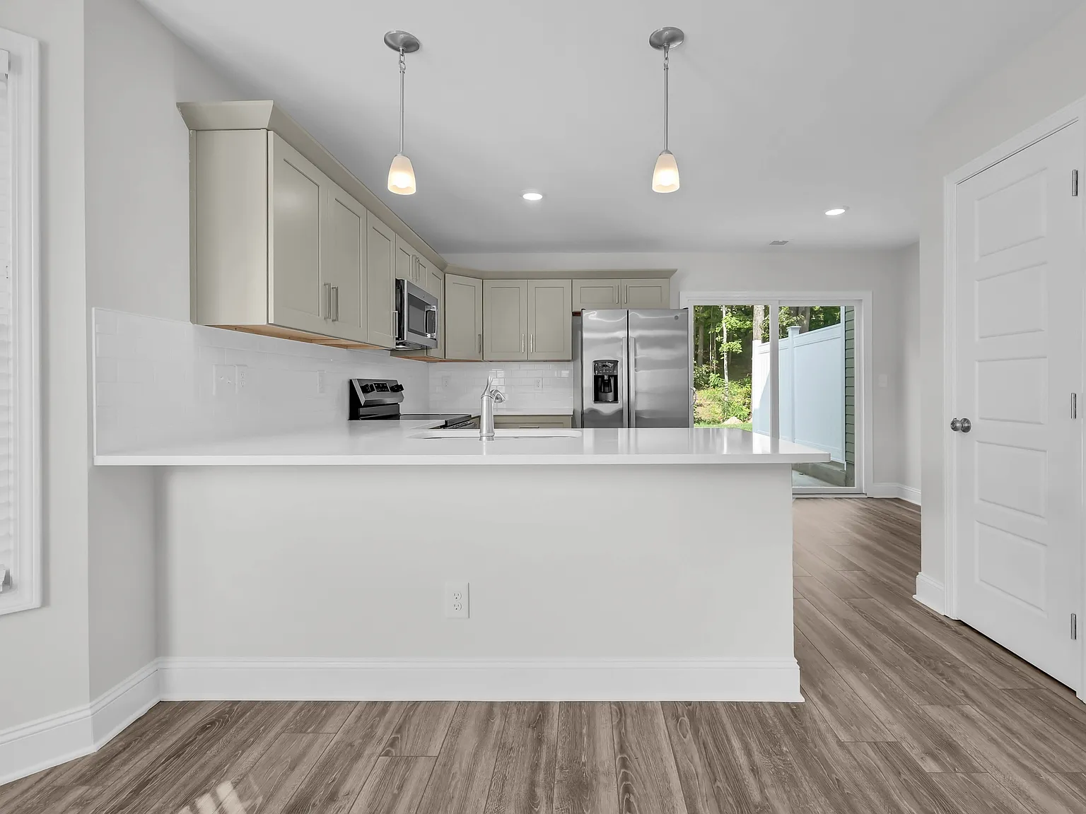 239 Limestone Point Drive - 1 — Photo 2