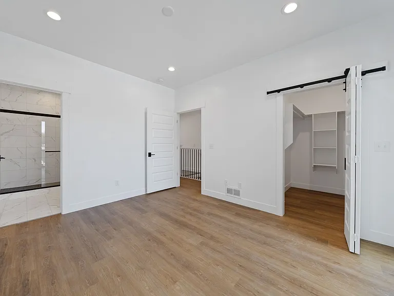 4429 S Fairbourne Ave #102 — Photo 18