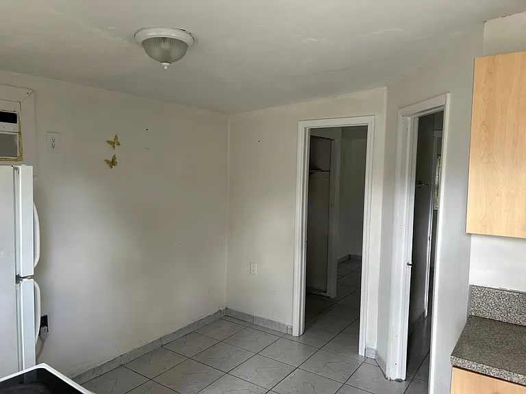 12920 Westview Dr #4 — Photo 8