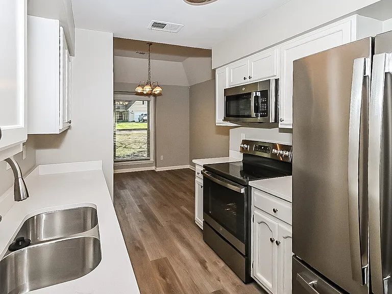 9898 Sequoia Ln — Photo 6