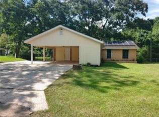1215 W 10th St, Bogalusa, LA 70427