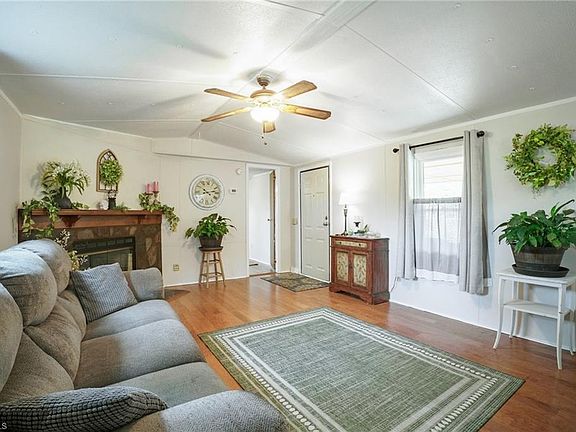 4th image of 4021 26th Street Ct NE