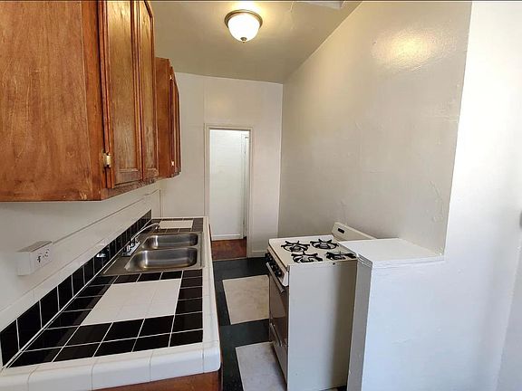 2nd image of 10244 S Oakley Ave #2