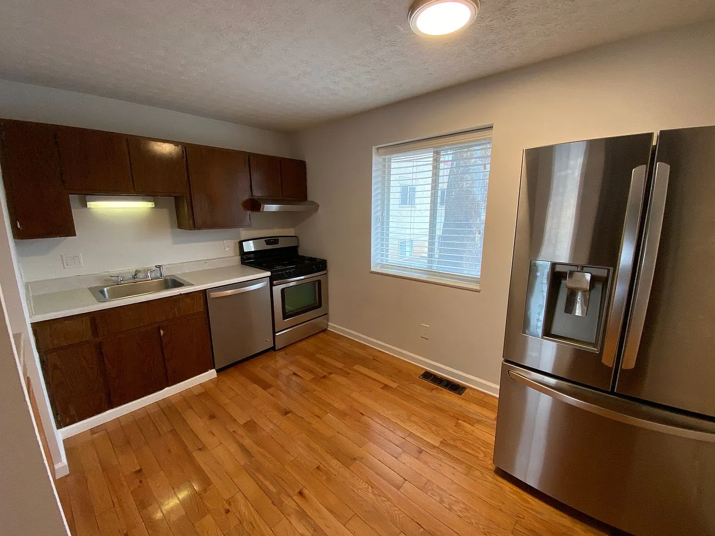 E 14th Ave 107-121 NCRII — Photo 2