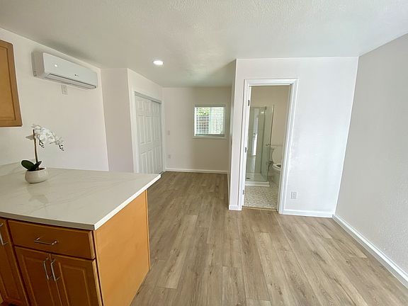 4th image of 3339 Wren Ave