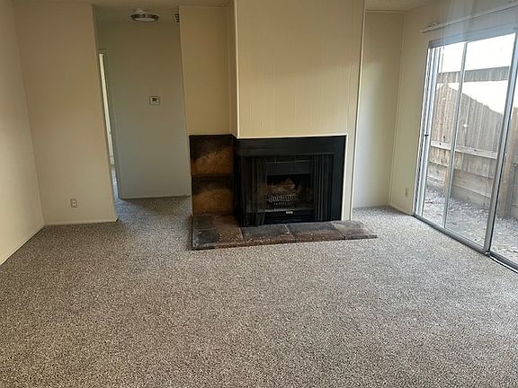 3rd image of 6679 Hillsdale Blvd