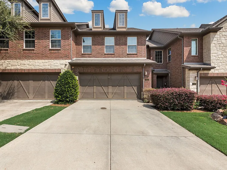 2629 Chambers Dr — Photo 1