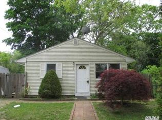 180 Moriches Ave, Mastic, NY 11950