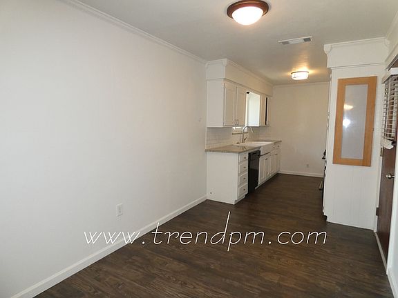 5th image of 2232 Oak Hill Dr