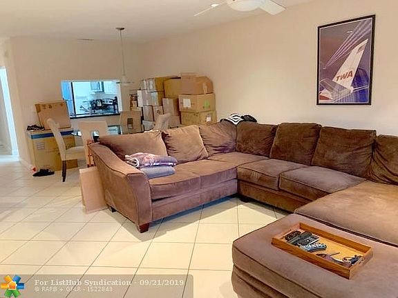 3rd image of 3629 Carambola Cir N