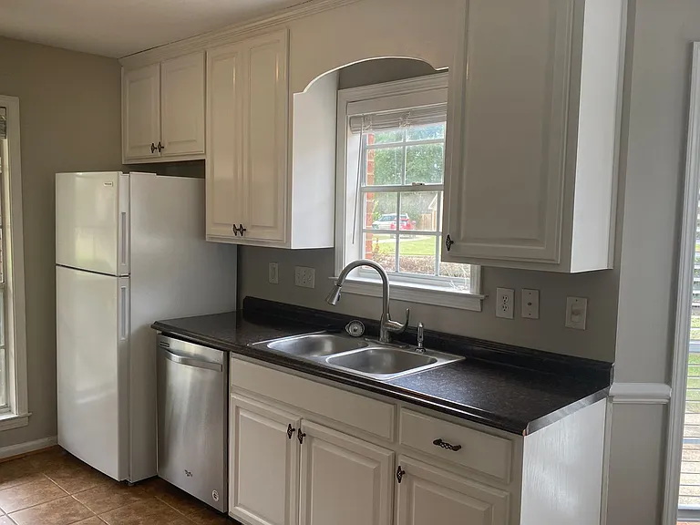 7301 Brampton Ln — Photo 6