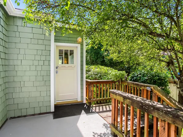 9224 SW 26th Ave, Portland, OR 97219
