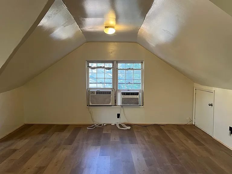 221 Howard Rd — Photo 26