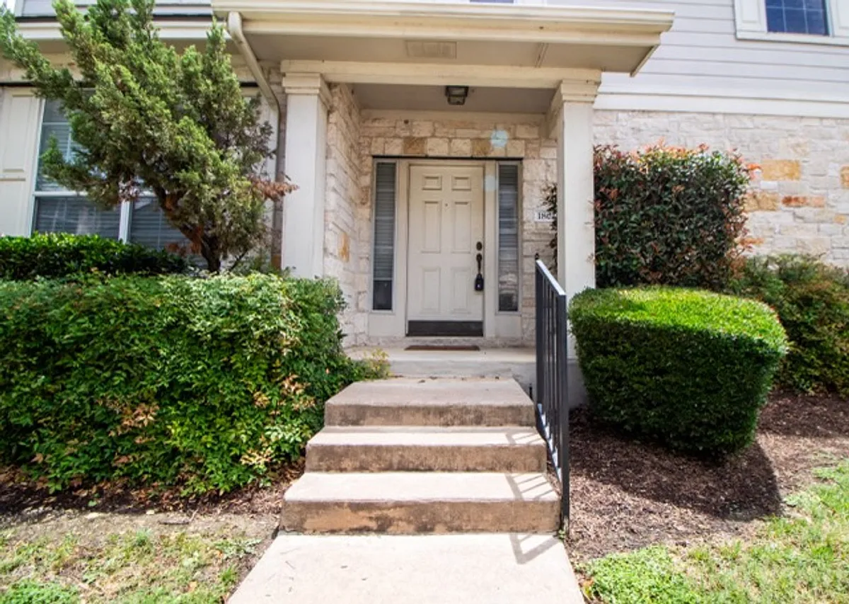 Building Photo - 1900 Scofield Ridge Pkwy #1801