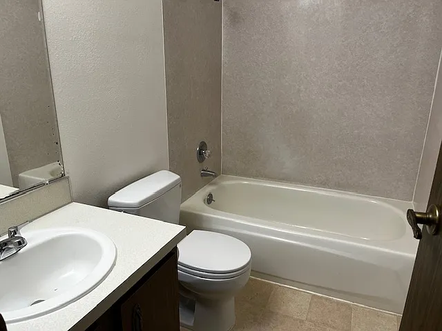 9805 NE 124th St #102 — Photo 13