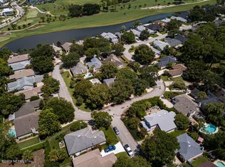 1607 Linkside Dr W, Atlantic Beach, FL 32233