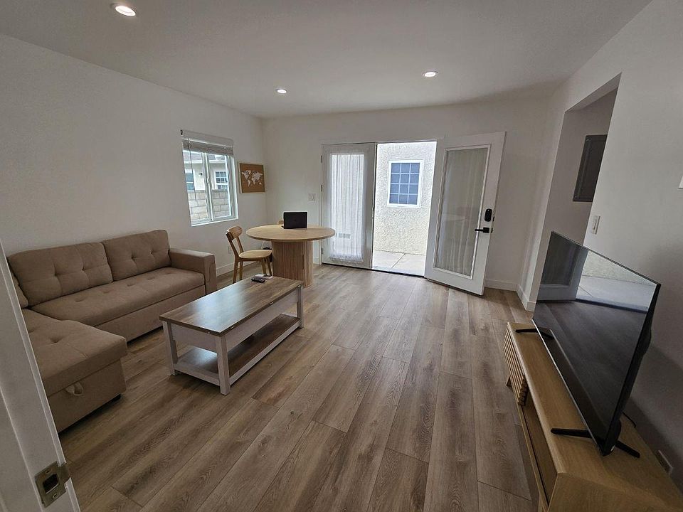 1st image of 7546 Gaviota Ave