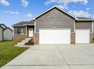1520 E Midway Ct, Valley Center, KS 67147