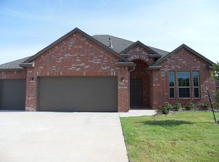 11113 SW 40th St, Mustang, OK 73064