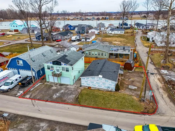 7782 Park Dr, Russells Point, OH 43348