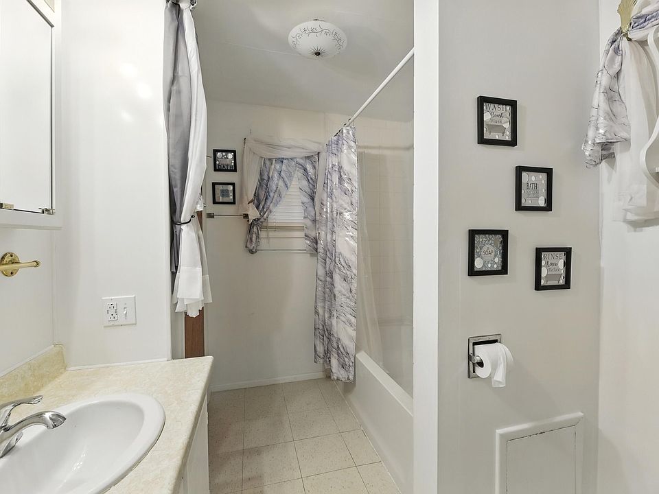 766 S Crystal Ave, Benton Harbor, MI 49022 | Zillow