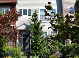 5849 NE Orenco Gardens Dr, Hillsboro, OR 97124