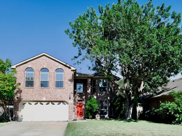 2136 Newport Dr, Lewisville, TX 75028