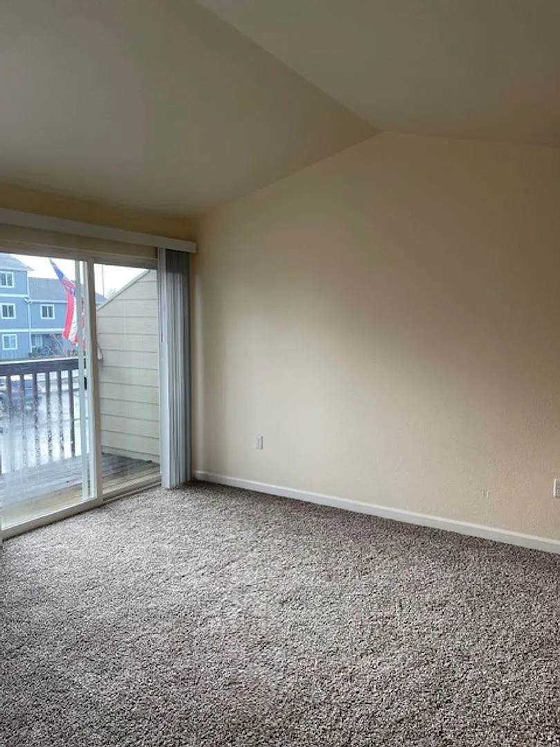 #400 Bayview By The Sea Apartments — Photo 2