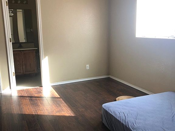 4th image of 2483 Munich St