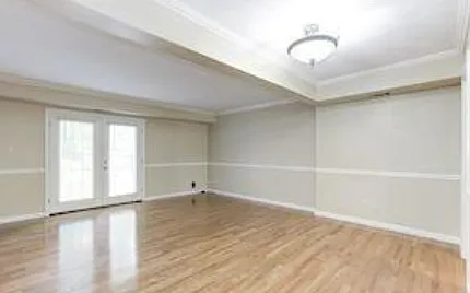 7740 Tiverton Dr — Photo 6